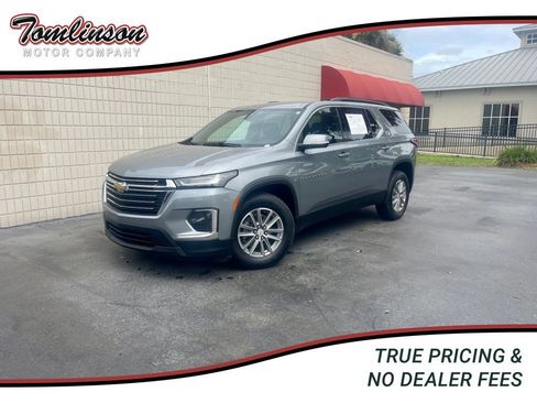Used 2023 Chevrolet Traverse LT FWD image 1