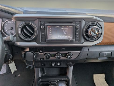 Used 2019 Toyota Tacoma SR5 RWD image 16