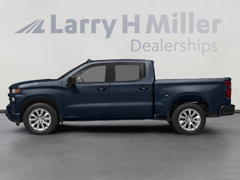 Used 2020 Chevrolet Silverado 1500 Custom w/ Custom Value Package AWD/4WD image 3
