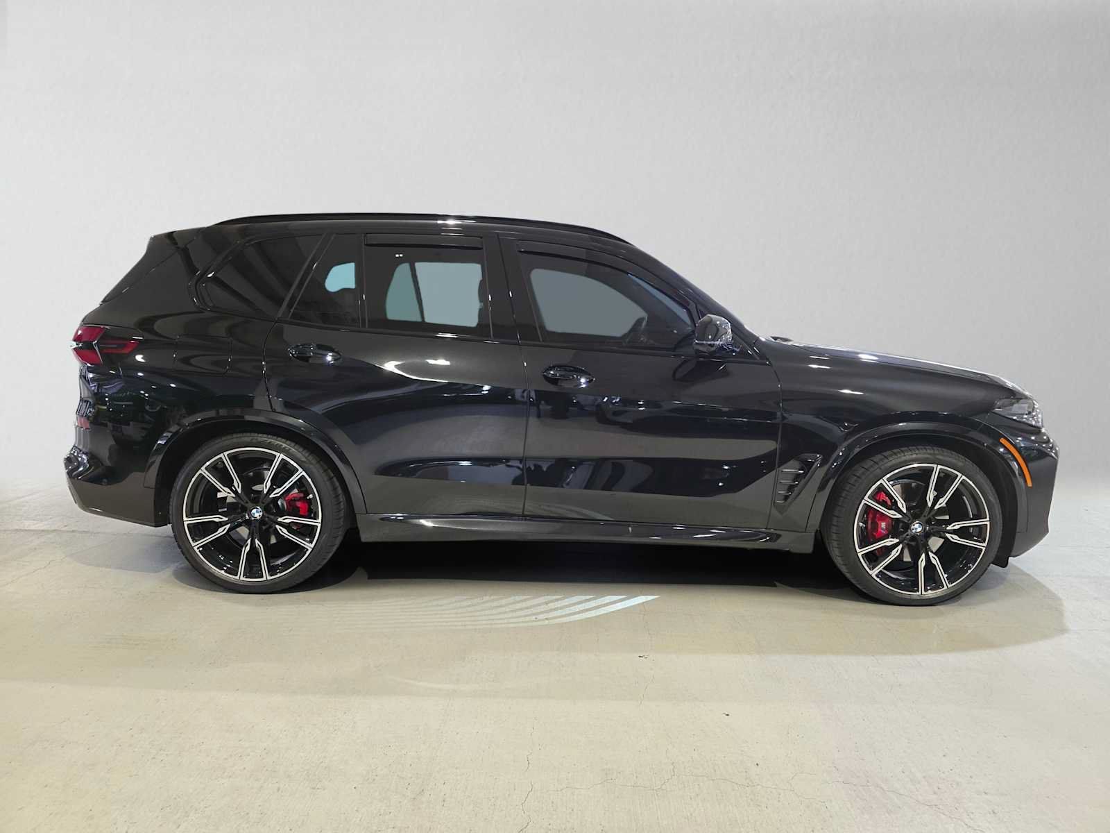 Used 2026 BMW X5 xDrive40i w/ M Sport Package AWD/4WD image 2
