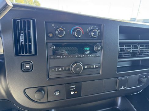 Used 2024 GMC Savana 2500 Work Van w/ Driver Convenience Package image 11