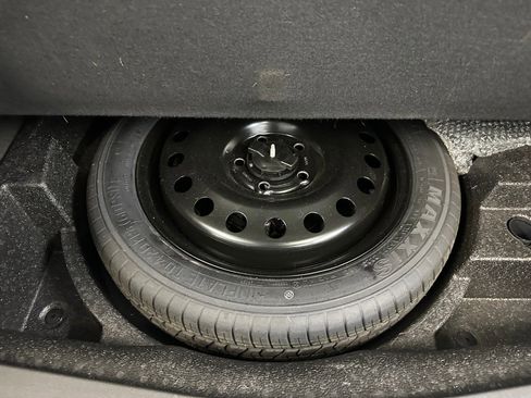 Certified 2023 Buick Envision Essence w/ Sport Touring Package image 27