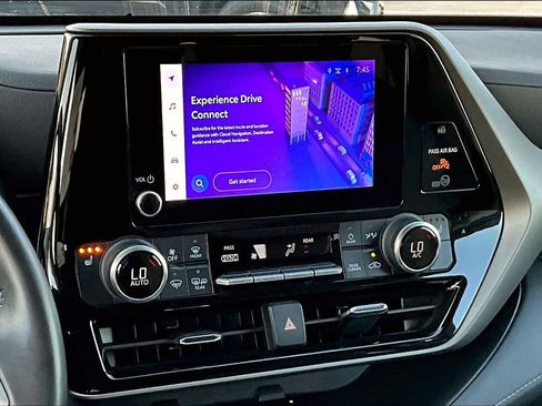 Used 2023 Toyota Highlander XLE image 7