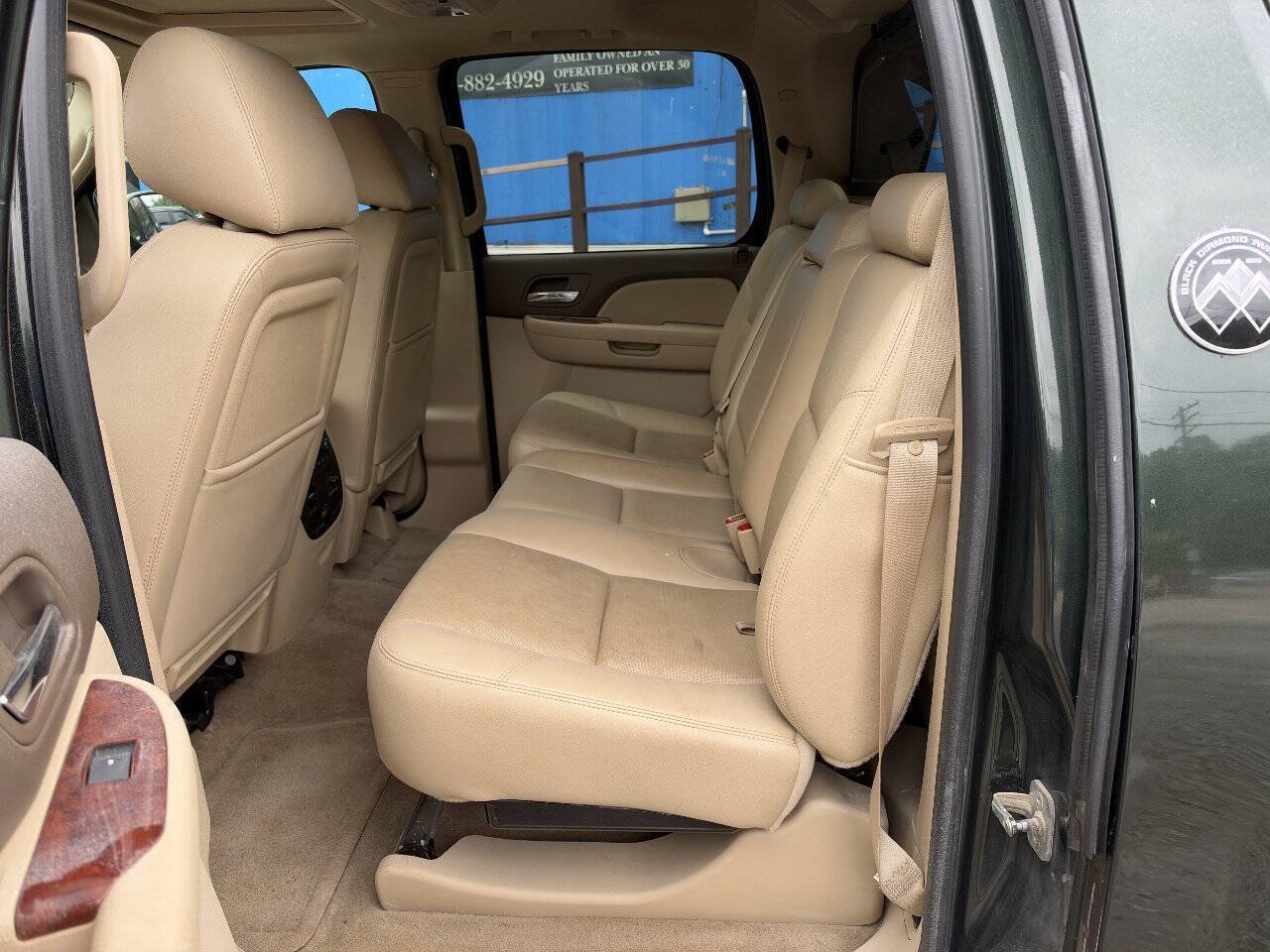Used 2013 Chevrolet Avalanche LTZ AWD/4WD image 12