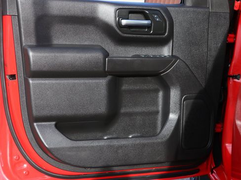 Used 2024 Chevrolet Silverado 1500 Custom Trail Boss w/ Turbomax Blackout Package image 10