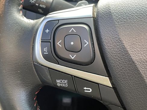 Used 2015 Toyota Camry XSE image 18