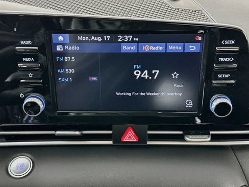 Used 2022 Hyundai Elantra SEL w/ Convenience Package FWD image 21