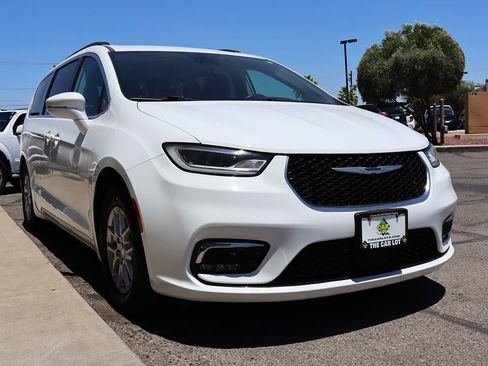Used 2022 Chrysler Pacifica Touring-L FWD image 18