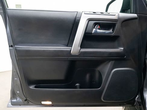 Used 2022 Toyota 4Runner SR5 Premium w/ Moonroof Package AWD/4WD image 24