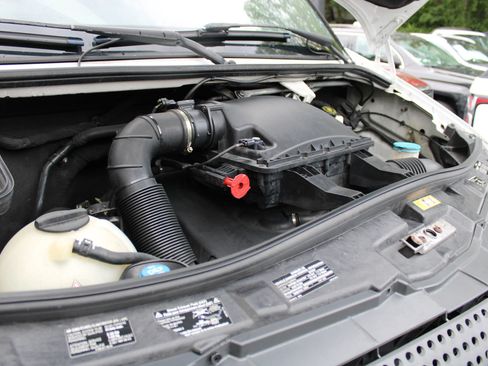 Used 2016 Mercedes-Benz Sprinter 2500 image 30
