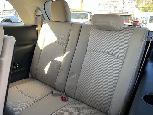 Used 2018 Dodge Journey SE image 28