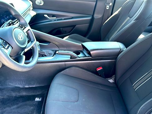Used 2024 Hyundai Elantra SEL image 13