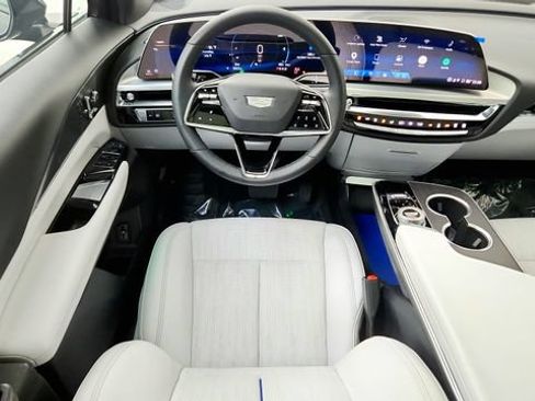 Used 2025 Cadillac Lyriq Luxury AWD/4WD image 53
