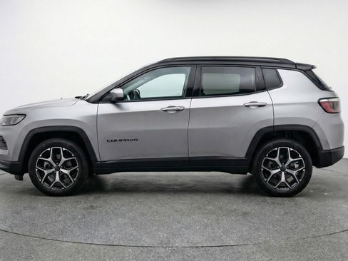 Used 2025 Jeep Compass Limited AWD/4WD image 5