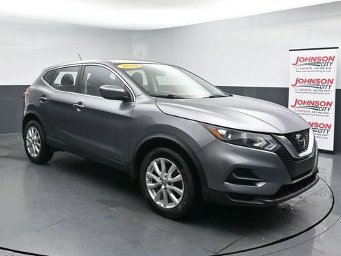 Used 2020 Nissan Rogue Sport S w/ Appearance Package FWD image 2