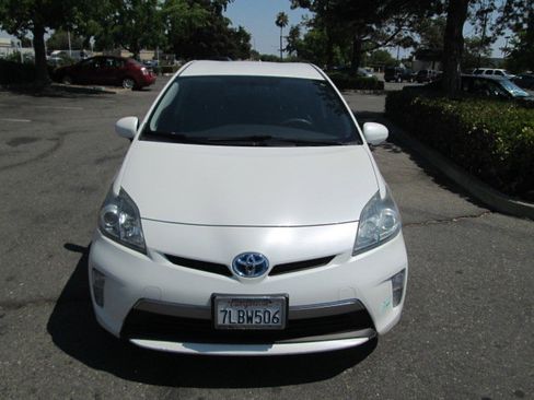 Used 2012 Toyota Prius Prime Plug-In Hybrid FWD image 2