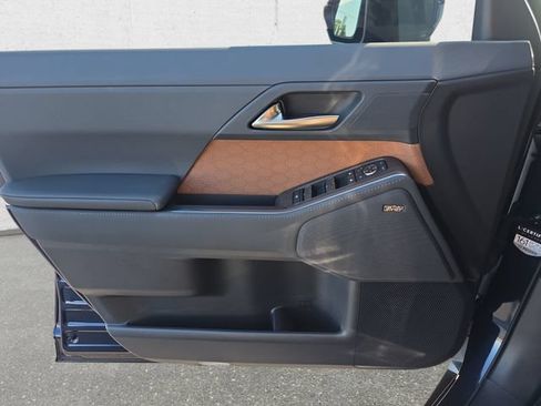 Certified 2025 Lexus GX 550 w/ Accessory Package (2T) AWD/4WD image 29