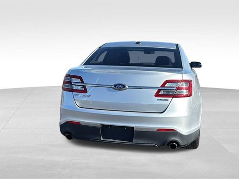 Used 2015 Ford Taurus SE image 6
