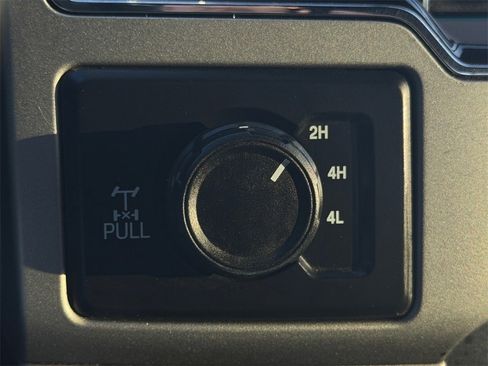 Used 2022 Ford F250 Lariat w/ Tremor Off-Road Package image 28