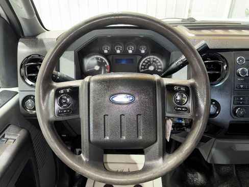 Used 2014 Ford F250 XL w/ Power Equipment Group image 18