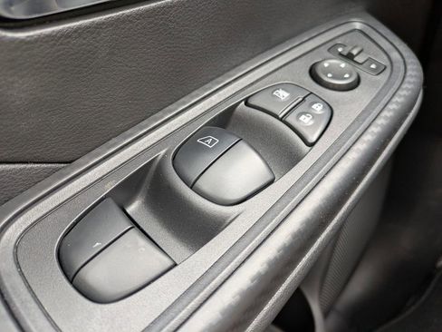 New 2025 Nissan Versa SV w/ Trunk Package image 21