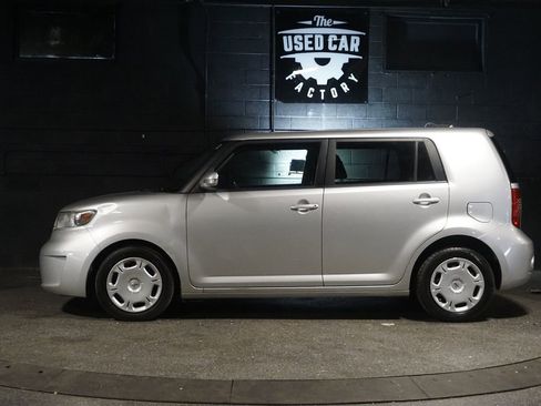 Used 2010 Scion xB image 2