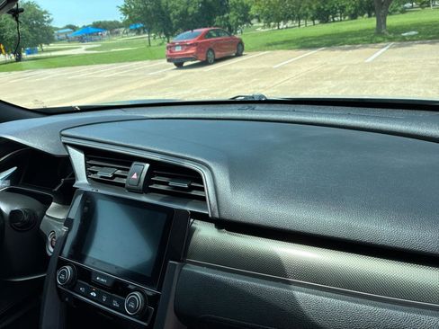 Used 2018 Honda Civic EX image 36