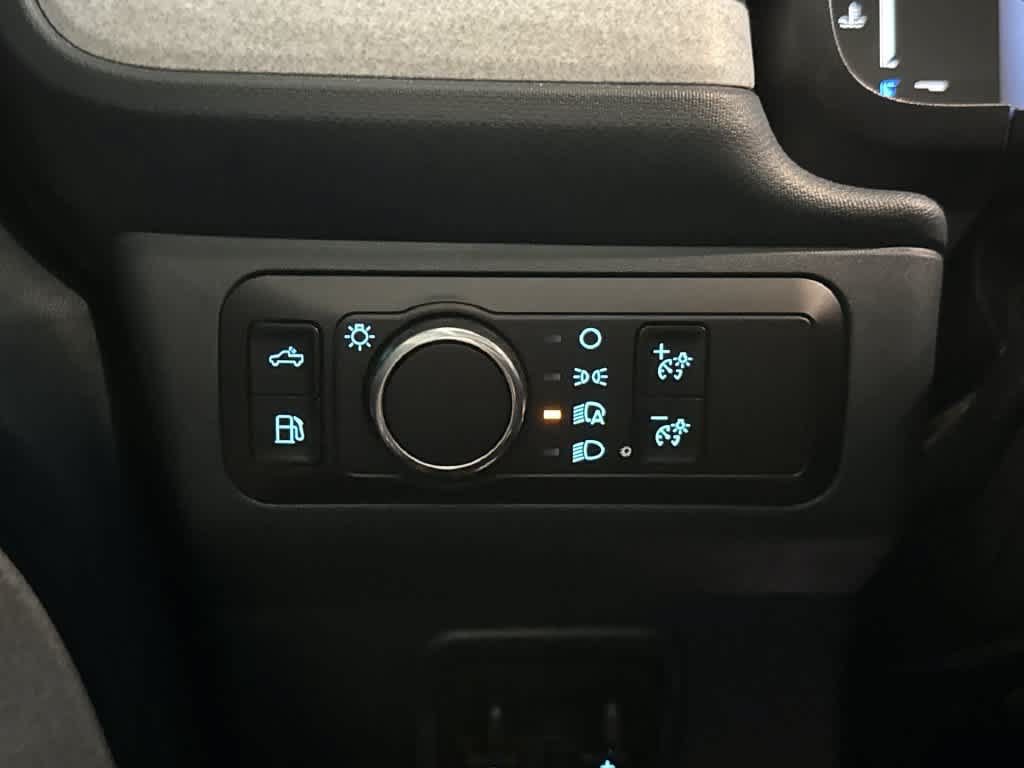 Used 2025 Ford Maverick XLT w/ Equipment Group 301A AWD/4WD image 16