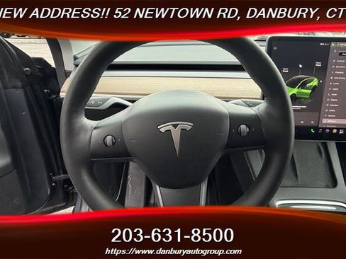 Used 2023 Tesla Model Y Performance AWD/4WD image 18