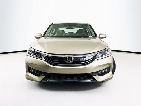 Certified 2017 Honda Accord EX-L image 5