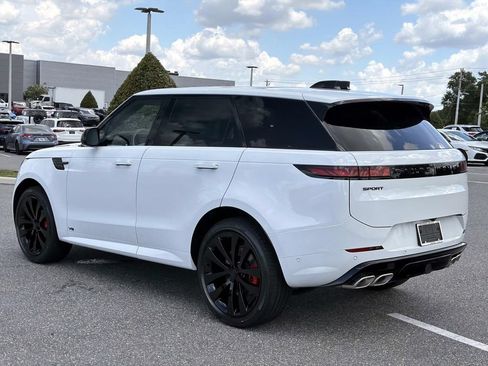 New 2026 Land Rover Range Rover Sport Dynamic SE AWD/4WD image 3