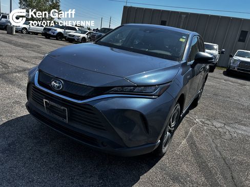 Used 2021 Toyota Venza LE w/ Carpet Mat Package (TMS) AWD/4WD image 1