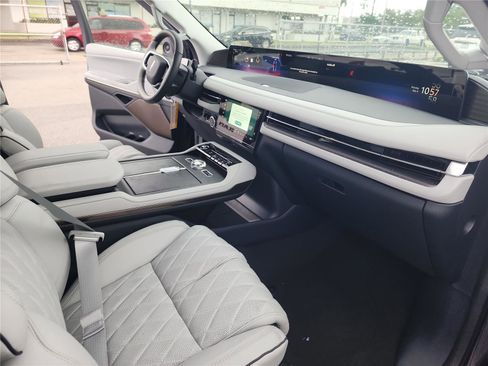 New 2026 Lincoln Navigator L Black Label AWD/4WD image 28