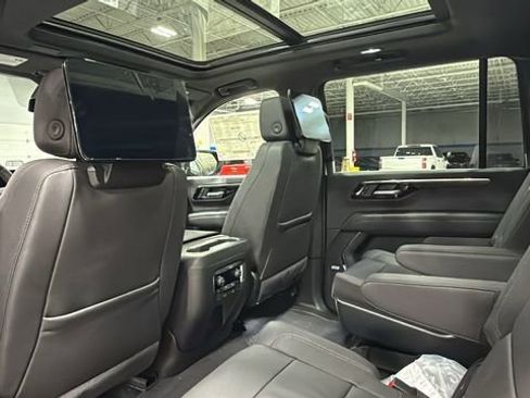 New 2026 Chevrolet Suburban Z71 w/ Z71 Off-Road Package image 16