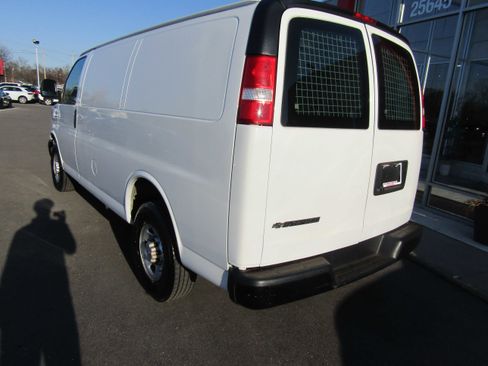 Used 2019 Chevrolet Express 2500 w/ Driver Convenience Package image 8