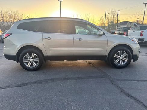 Used 2015 Chevrolet Traverse LT image 4