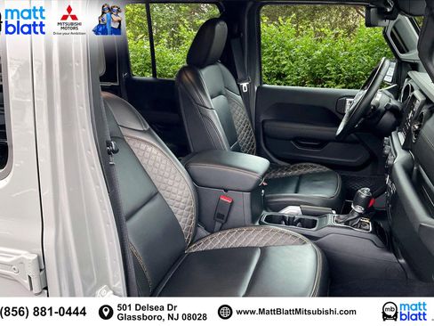 Used 2022 Jeep Wrangler Unlimited Sahara image 8