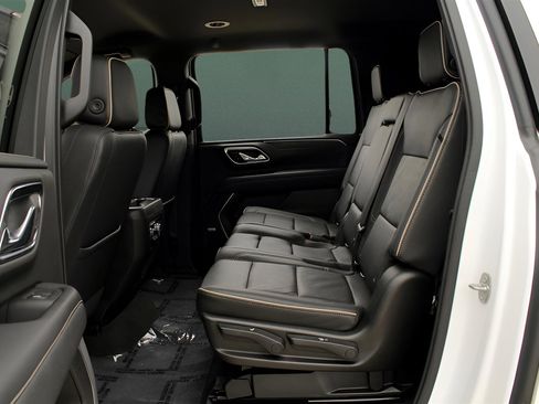 Used 2021 GMC Yukon XL SLT image 31