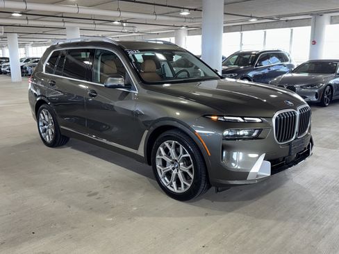 Certified 2025 BMW X7 xDrive40i w/ Premium Package image 2