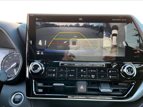 Used 2021 Toyota Highlander Platinum image 13