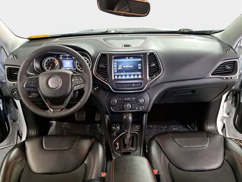 Certified 2022 Jeep Cherokee Trailhawk w/ Comfort/Convenience Group AWD/4WD image 2