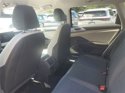 New 2025 Volkswagen Taos SE image 11