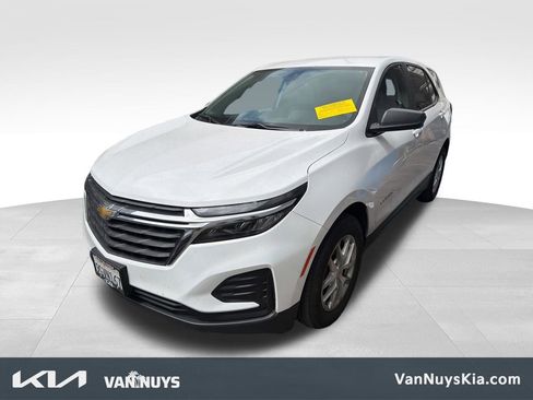 Used 2023 Chevrolet Equinox LS w/ LS Convenience Package FWD image 1