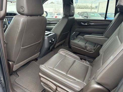 Used 2021 GMC Yukon XL Denali w/ Denali Premium Package image 15