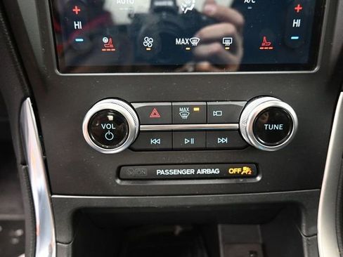 Used 2024 Ford Edge ST w/ Equipment Group 401A image 25