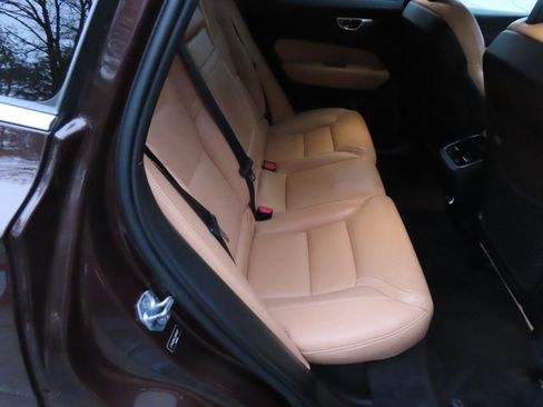 Used 2018 Volvo XC60 T6 Inscription w/ Luxury Seat Package image 14