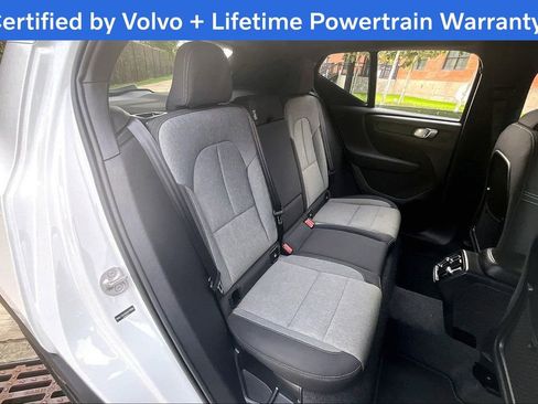 Certified 2025 Volvo XC40 B5 Core image 34