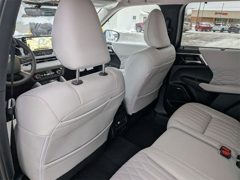 New 2026 Mitsubishi Outlander SEL image 27