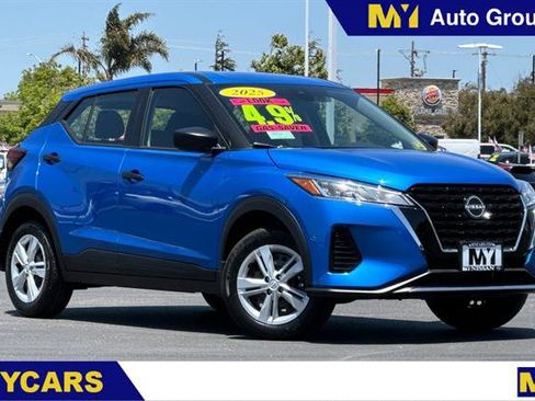 New 2025 Nissan Kicks Play S image 1