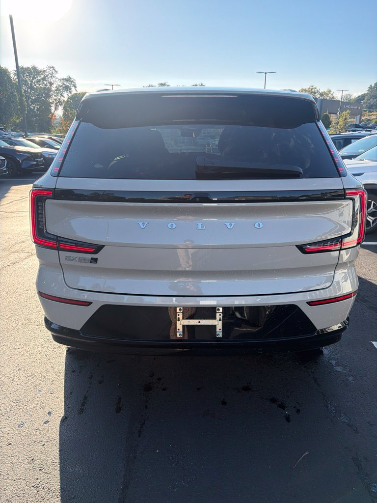 Certified 2025 Volvo EX90 Plus AWD/4WD image 7